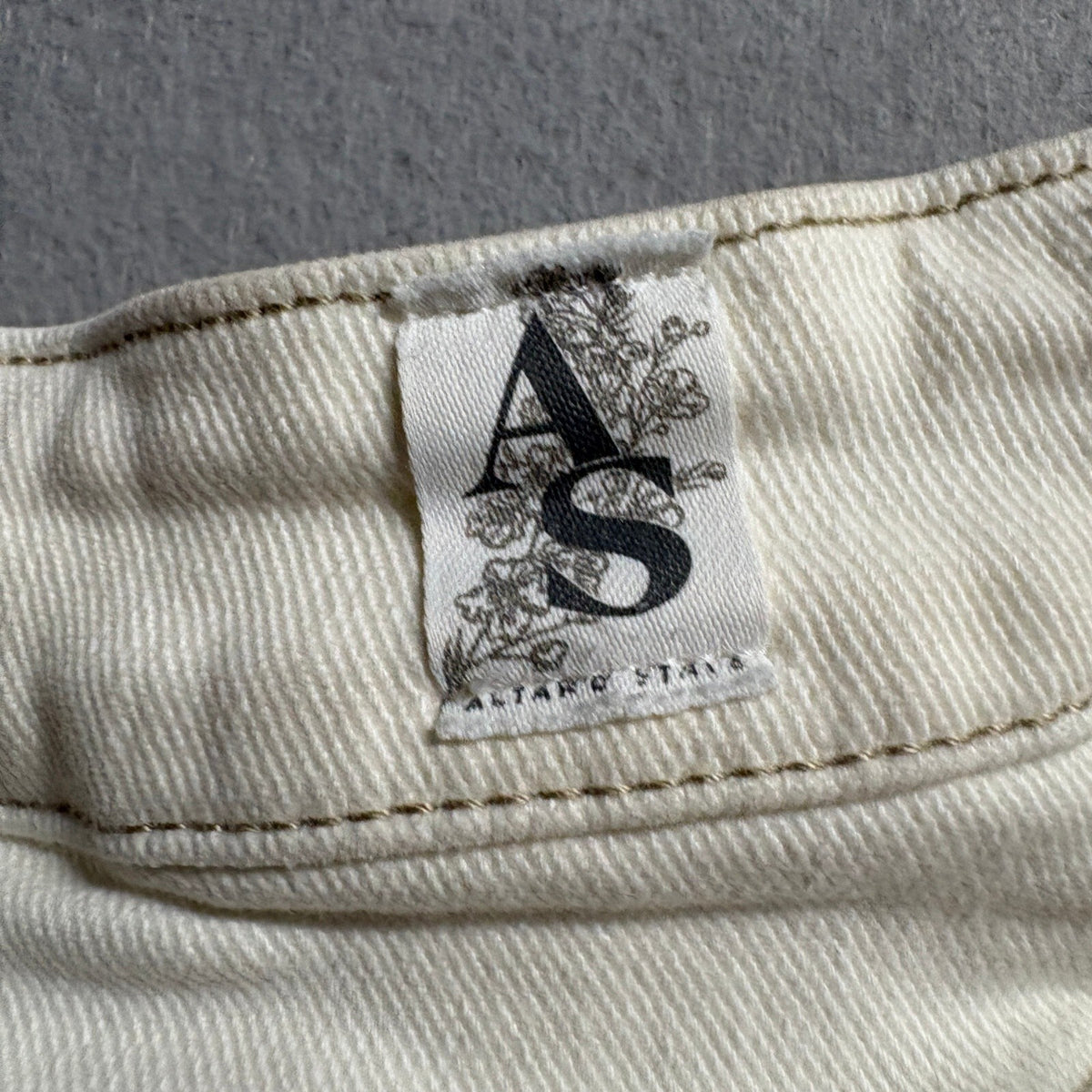 Altar'd State Distressed Jeans Womens 24 Ivory Cream Ripped Straight Leg Denim