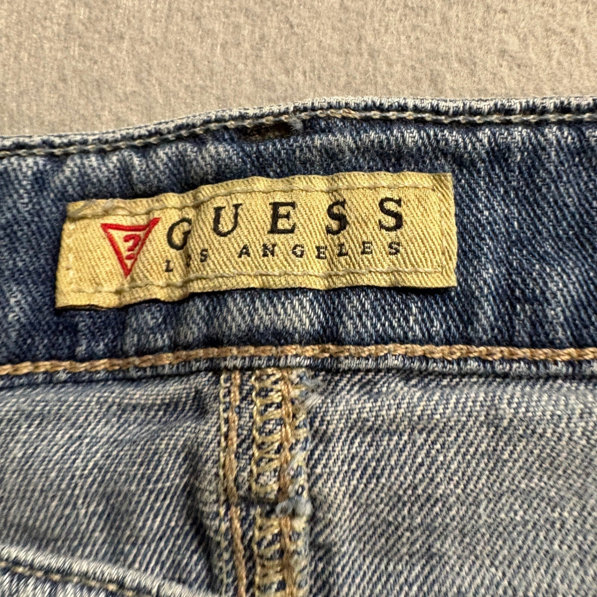 GUESS Los Angeles Brittney Relaxed Skinny Jeans Mens Women Size 28 Light