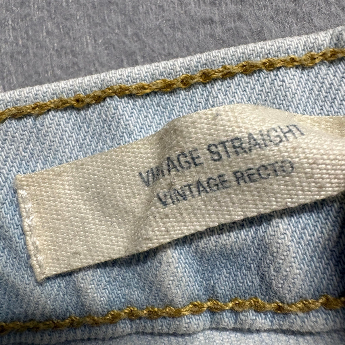 Universal Thread Vintage Straight Jeans Womens 00/24R Light Wash Distressed Blue