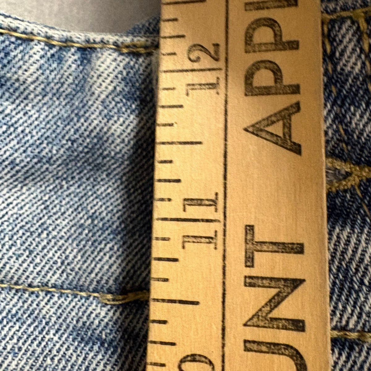 Wild Fable High Rise Mom Jeans Womens Size 6 Blue Denim Pleated Raw Hem Stretch