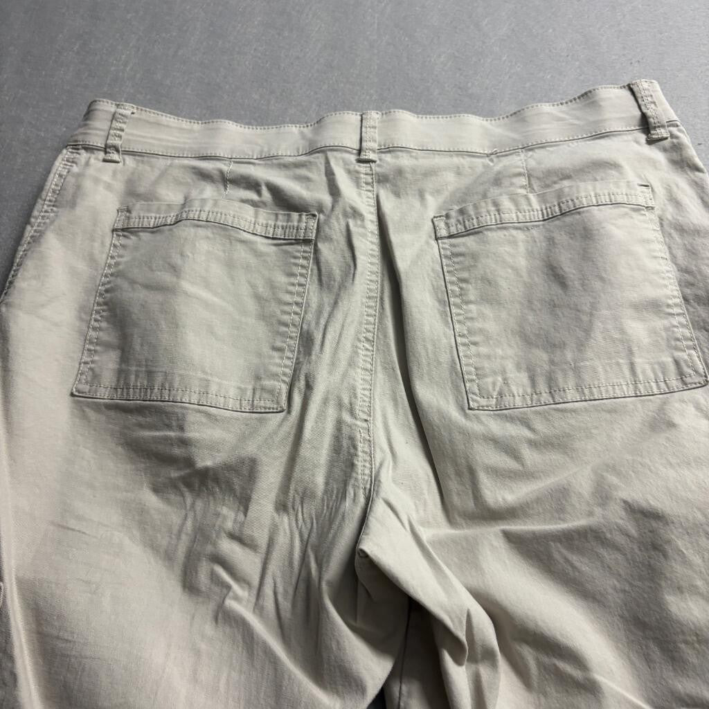 Gloria Vanderbilt Women's Size 16 Beige Khaki Cargo Crop Pants Cotton Blend