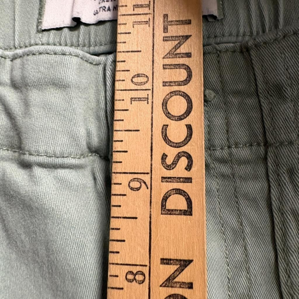 Hollister Ultra High Rise Cargo Pants Womens Small Sage Green Raw Hem Wide Leg