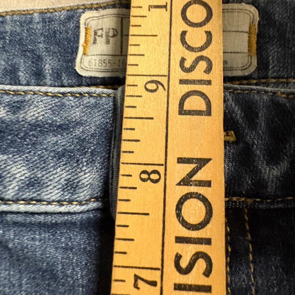Free People Crop Flare Jeans Womens Size 28 Blue Denim Distressed Raw Hem
