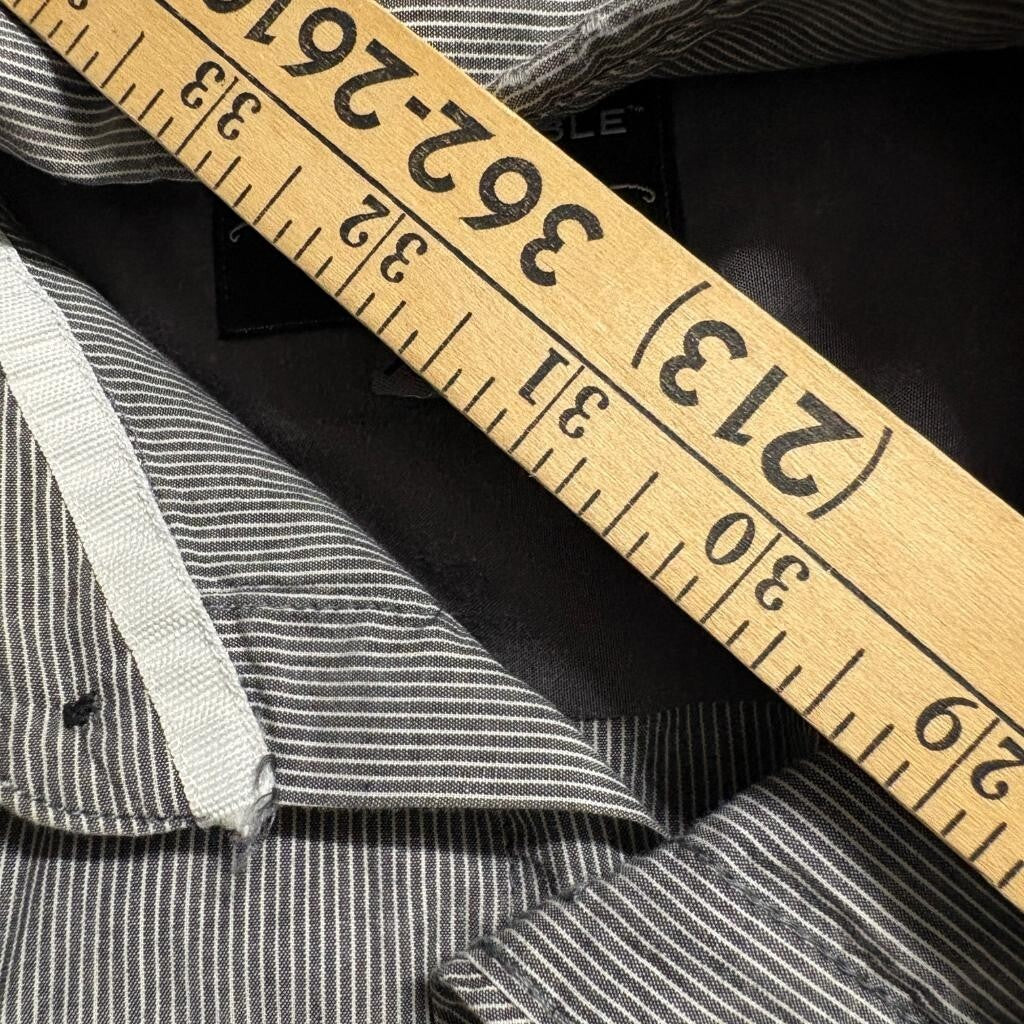 Untouchable Brand Mens XL Gray White Striped Long Sleeve Button Up Shirt