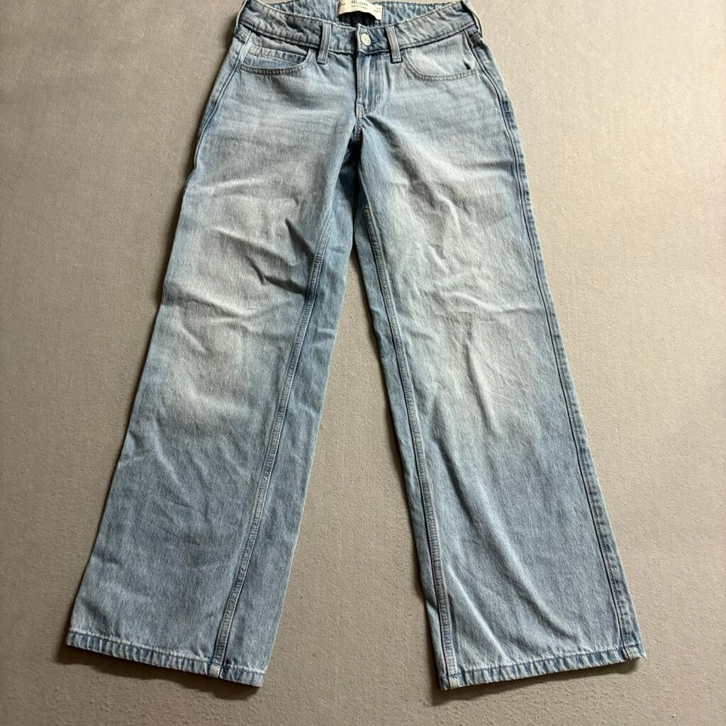 Hollister Low-Rise Baggy Jeans Womens 00R W24 Light Wash Blue Denim Y2K Style