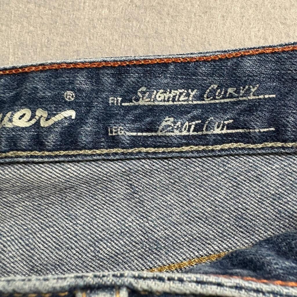 Eddie Bauer Slightly Curvy Bootcut Jeans Womens Size 10 Blue Stretch Denim