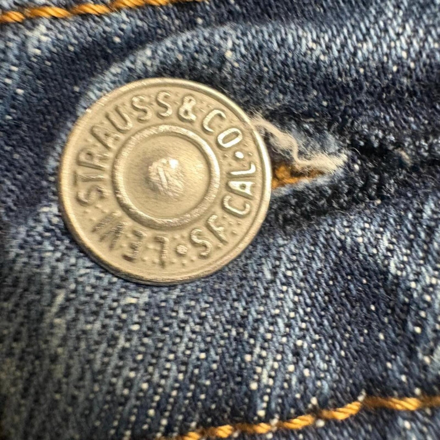 Levis 505 Regular Fit Jeans Mens 32x30 Blue Denim Straight Leg Pants