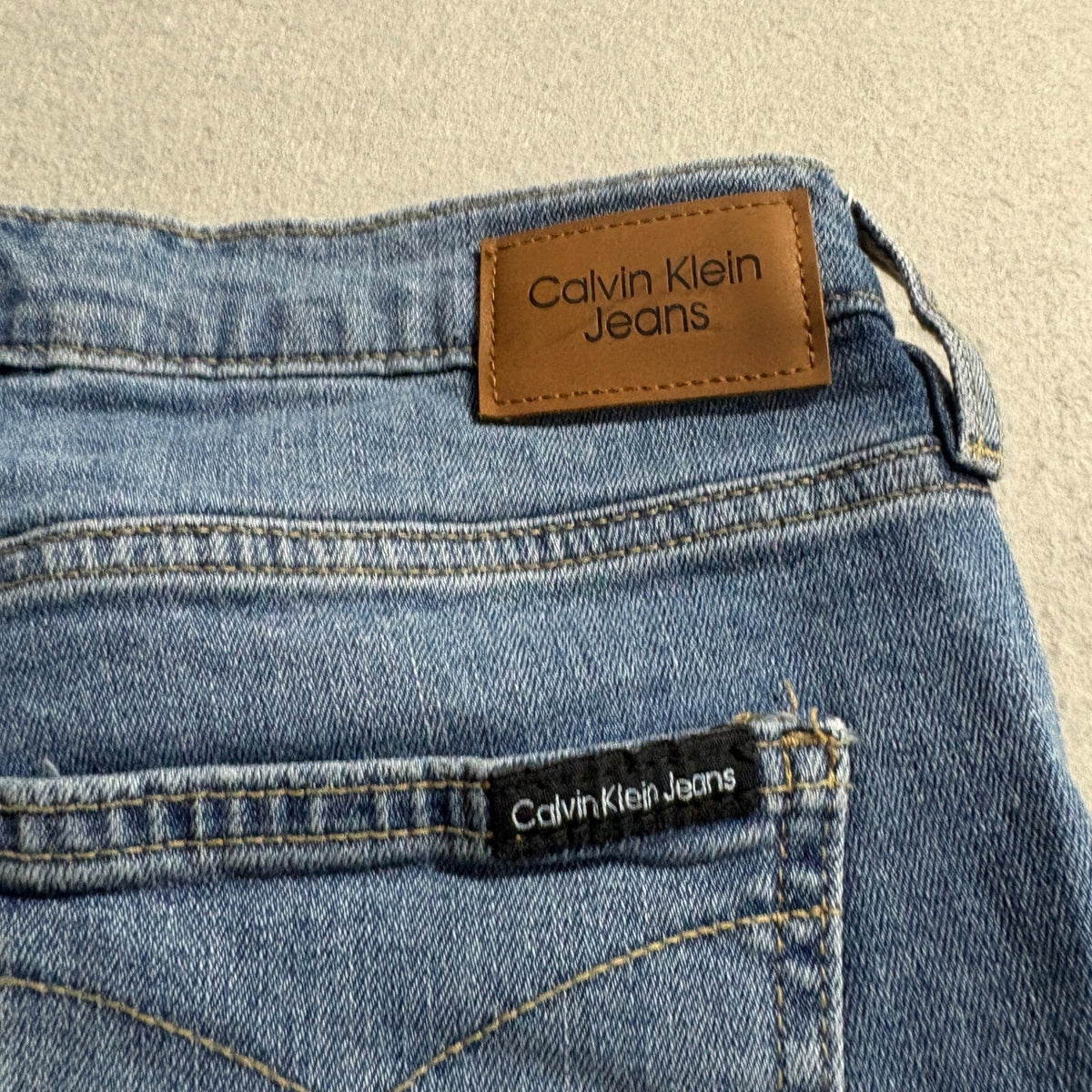 Calvin Klein Jeans Womens Size 2 26 High Rise Straight Leg Raw Hem Blue Denim