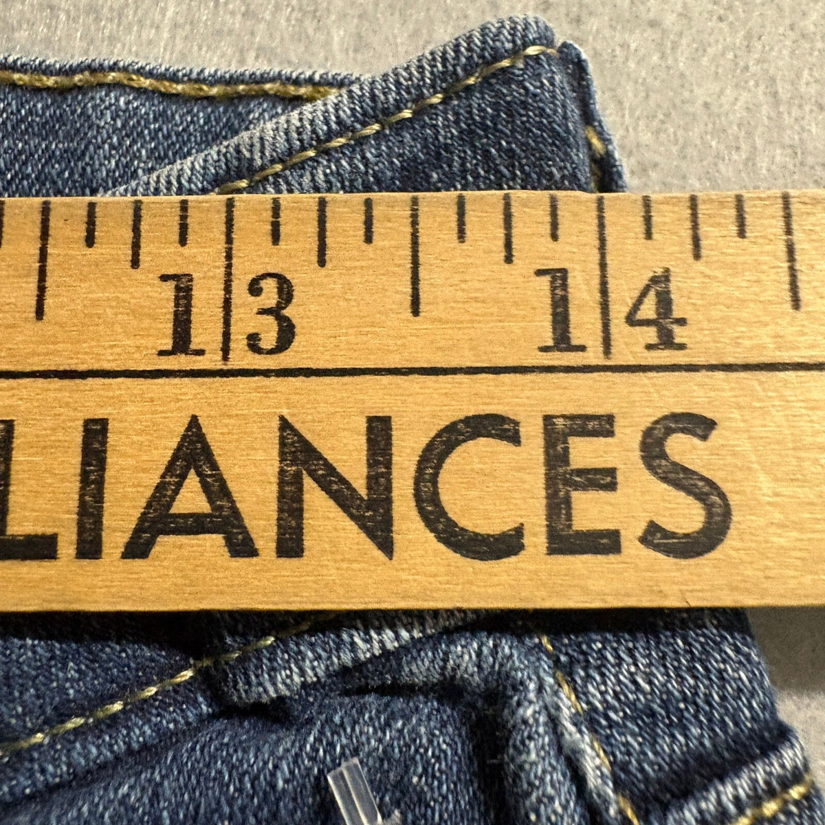 Levi's 711 Skinny Jeans Women's 28 Blue Distressed Knee Raw Hem Denim Pants