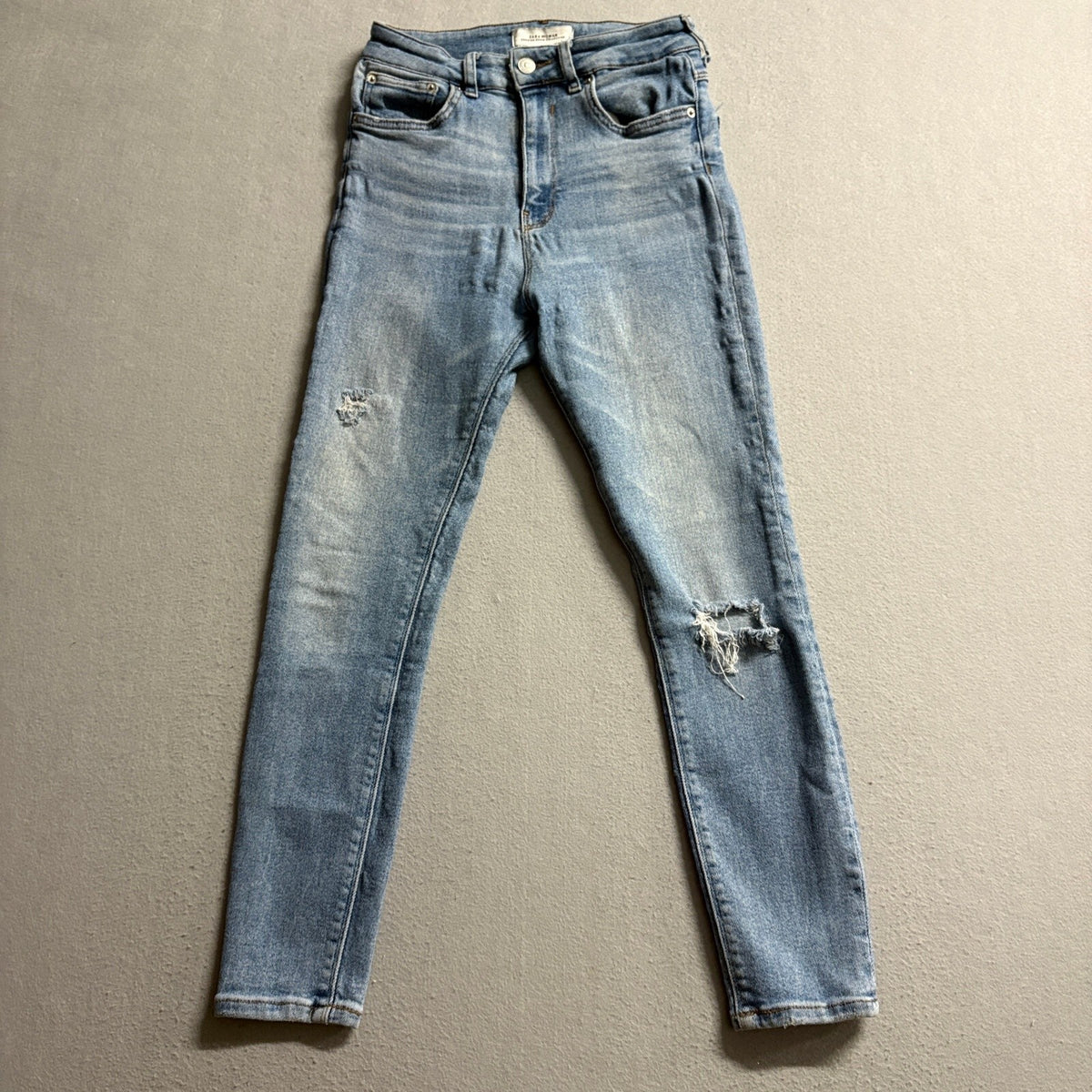 Zara Woman High Rise Distressed Skinny Jeans Size 6 / MEX 28 Light Wash Blue