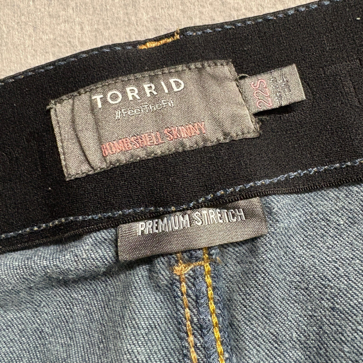 Torrid Bombshell Skinny Jeans Womens 22S Short Premium Stretch Dark Wash Blue