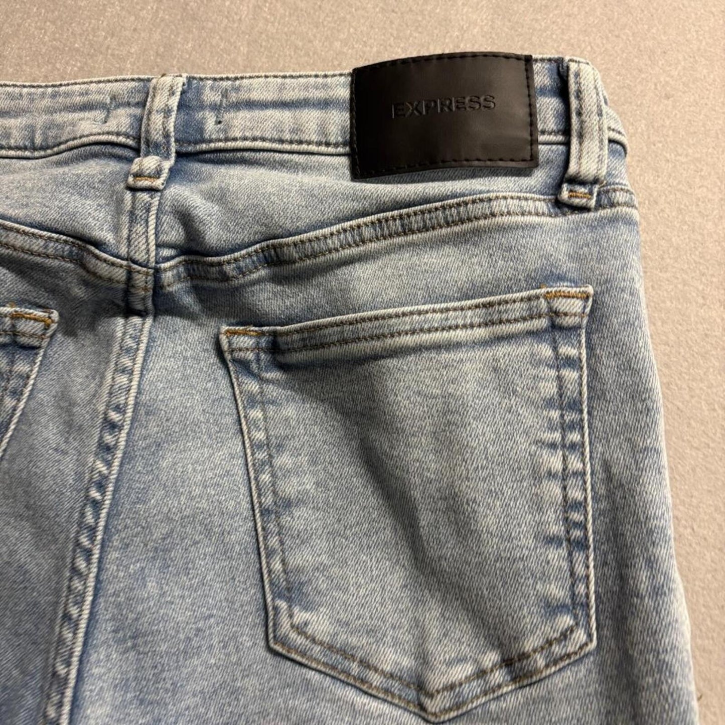 Express Slim Jeans Womens 29x30 Light Wash Blue Stretch Denim Mid Rise