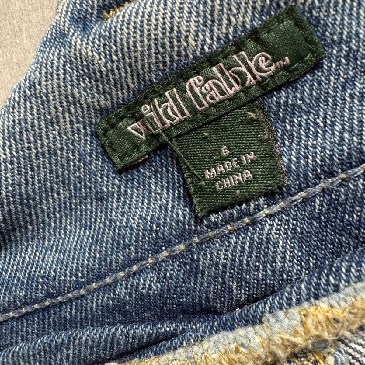 Wild Fable High Rise Mom Jeans Womens Size 6 Blue Denim Pleated Raw Hem Stretch