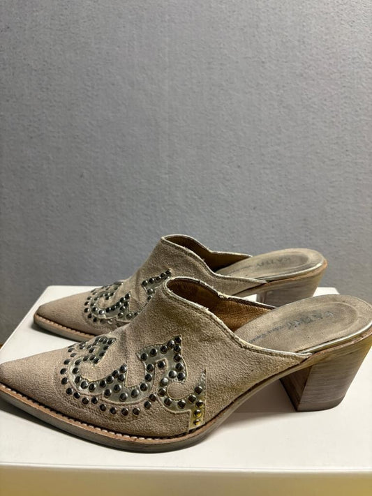 Kathy Van Zeeland Suede Studded Western Mule Heels Beige Pointed Toe Size 7.5