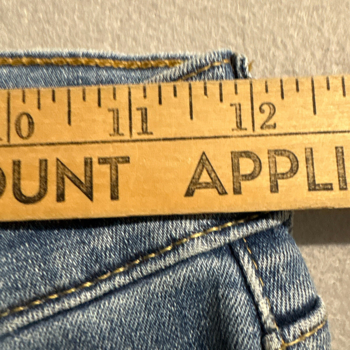 Levi's Premium 724 High Rise Straight Jeans Womens 24 Distressed Raw Cut Hem