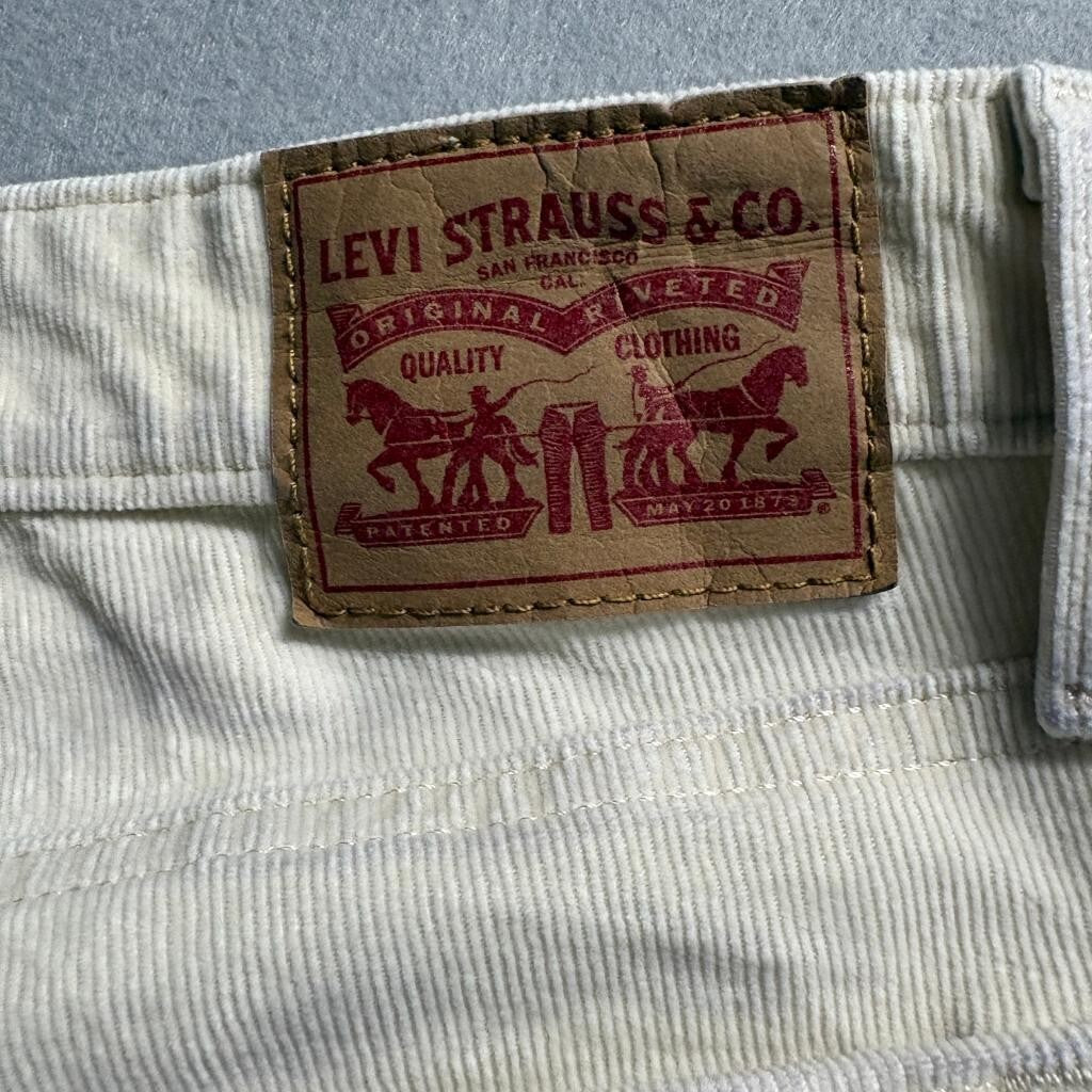 Levi's 725 High Rise Bootcut Corduroy Pants Womens 31x32 Cream Off White Stretch