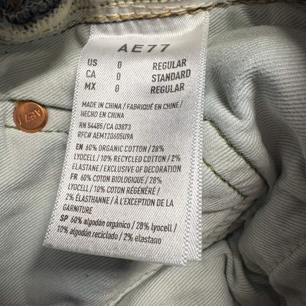 AE77 American Eagle Straight Crop Jeans Womens Size 0 Blue Denim Button Fly Raw