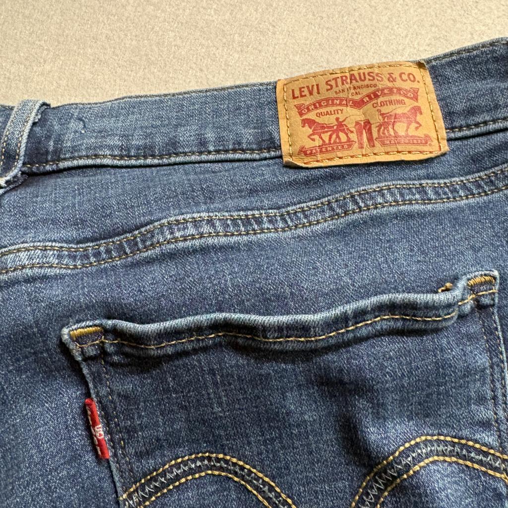 Levis Classic Straight Jeans Womens 12M Blue Denim Stretch W31 L30