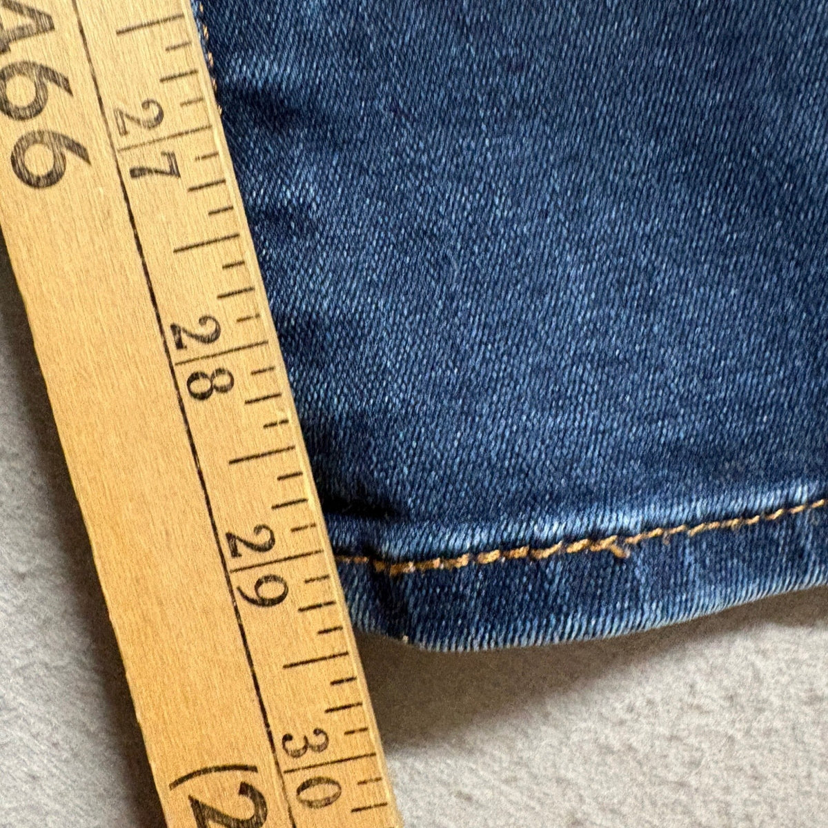 Levis Mid Rise Skinny Jeans Womens Size 14 Medium Dark Wash Blue Stretch Denim