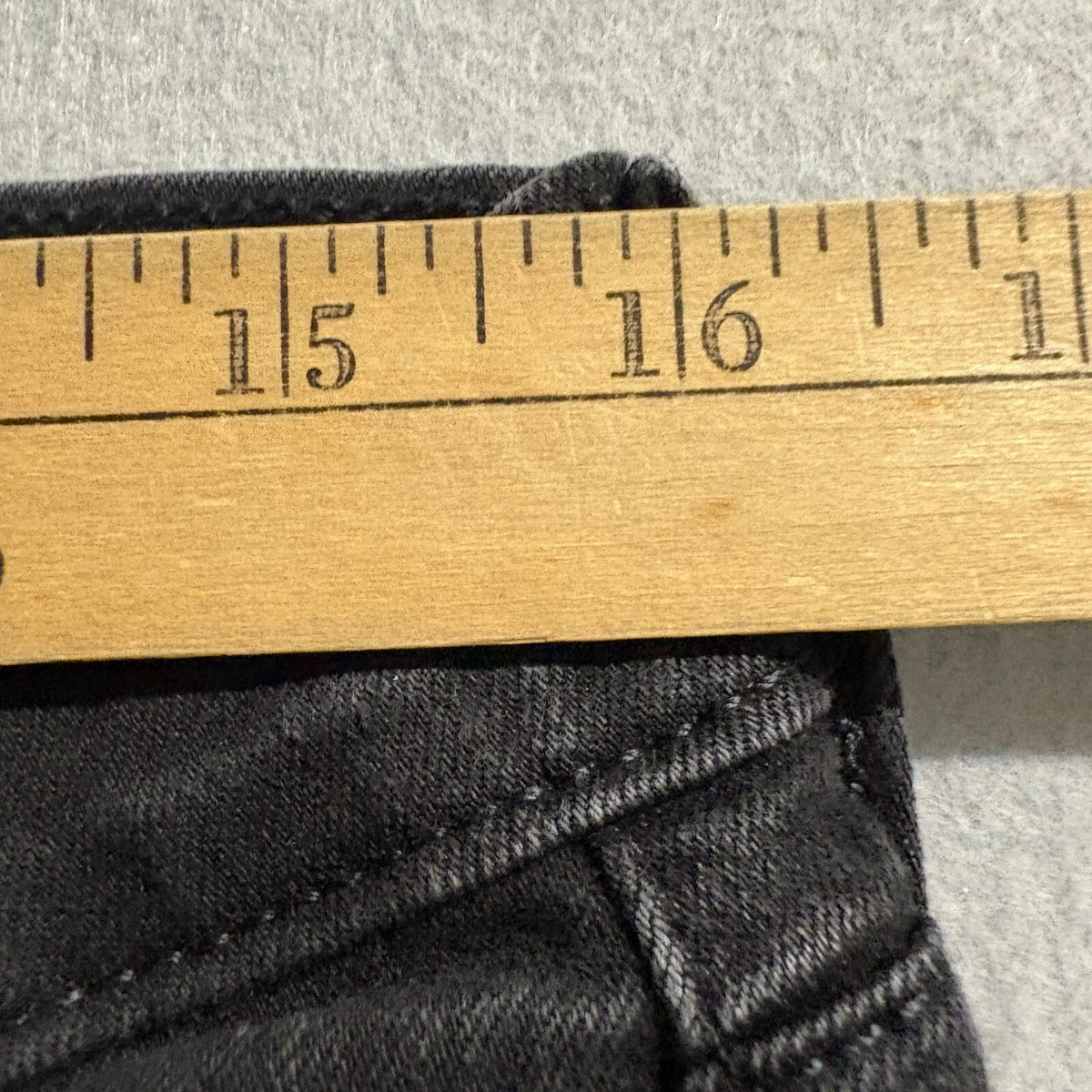 Signature by Levi Strauss Co Mens S37 Slim Jeans Black Denim 32x28