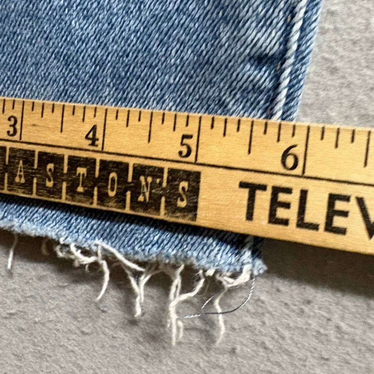 Hollister Ultra High Rise Mom Jeans Womens 3R W26 L27 Blue Stretch Denim Raw Hem