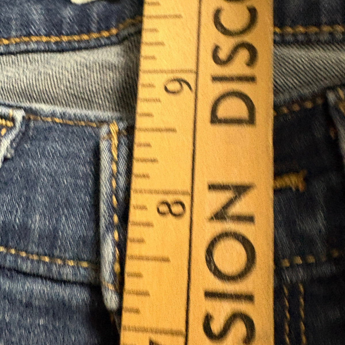 Levi's Classic Straight Jeans Womens Size 4 S 27x28 Medium Wash Blue Denim Pants