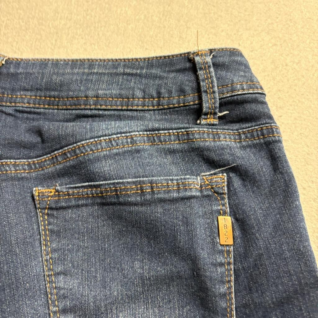 1822 Denim Bermuda Shorts Womens Size 14 Blue Stretch Denim Mid Rise Casual