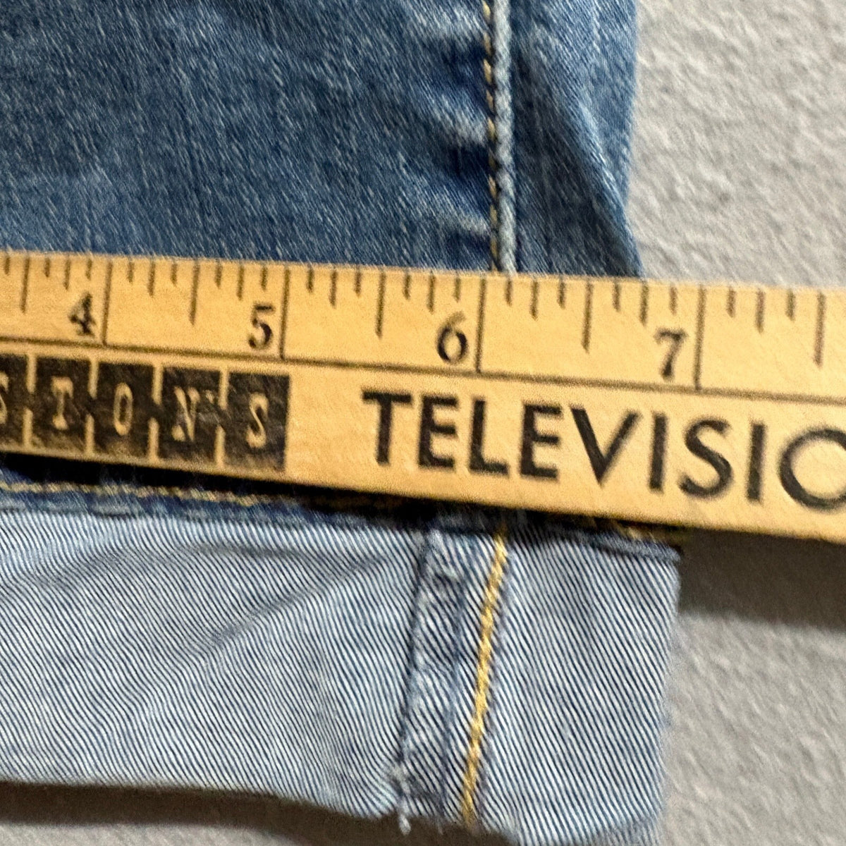 Signature by Levi Strauss & Co Women Size 14 Mid-Rise Capri Denim Jeans Blue