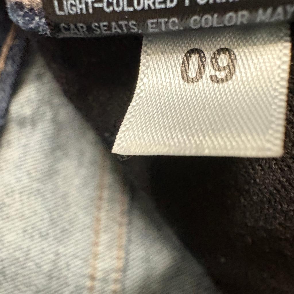 Uniqlo Jeans Womens 29 Dark Wash Blue Denim Straight Leg Stretch Pants