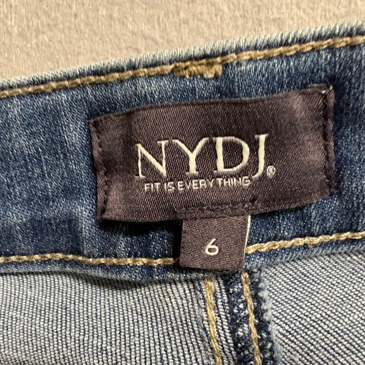 NYDJ Ami Skinny Jeans Womens Size 6 Light Wash High Rise Distressed Button Fly