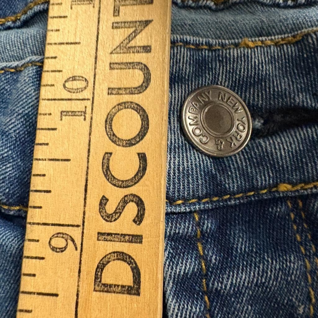 New York & Company Colorblock Jeans Womens 12 Blue Red Stripe Skinny Denim
