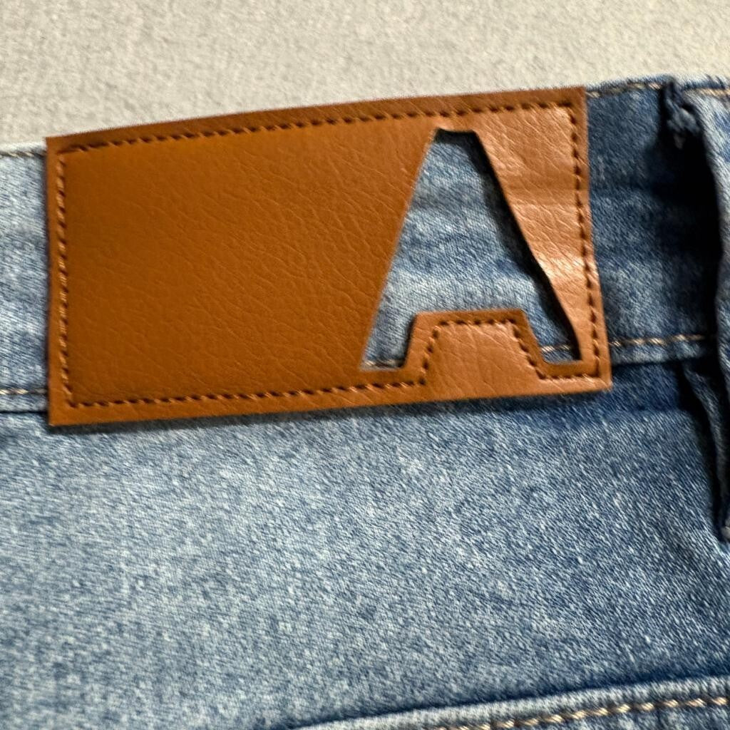 Across The Pond Denim Collection Jeans Womens 32x30 Blue Distressed Stretch Slim