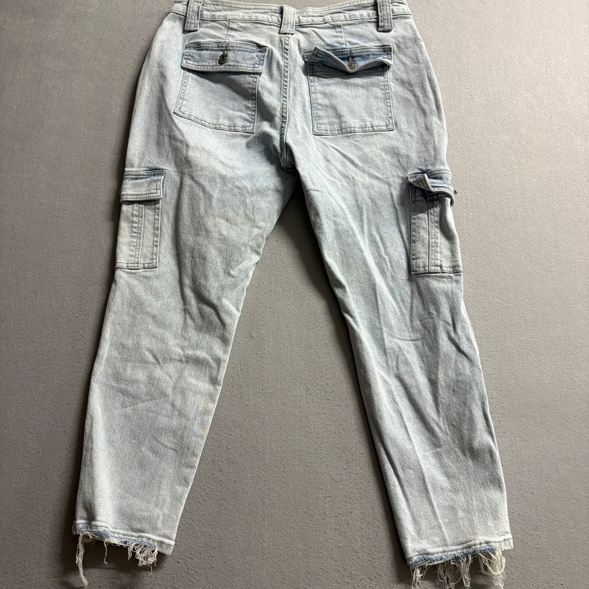 KAN CAN Cargo Jeans Womens Size 11/29 High Rise Raw Frayed Hem Light Wash Denim