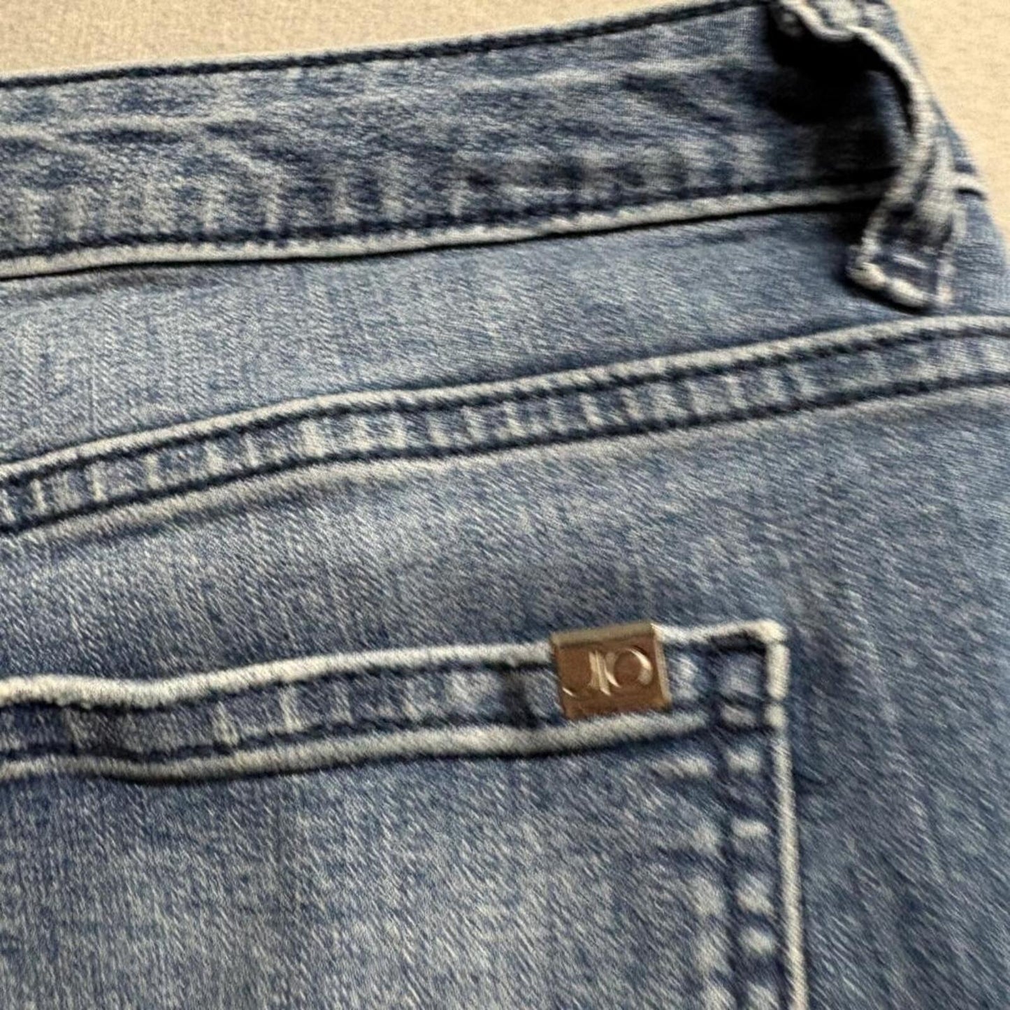 Jennifer Lopez Floral Embroidered Capri Jeans Womens Size 8 Blue Denim Stretch