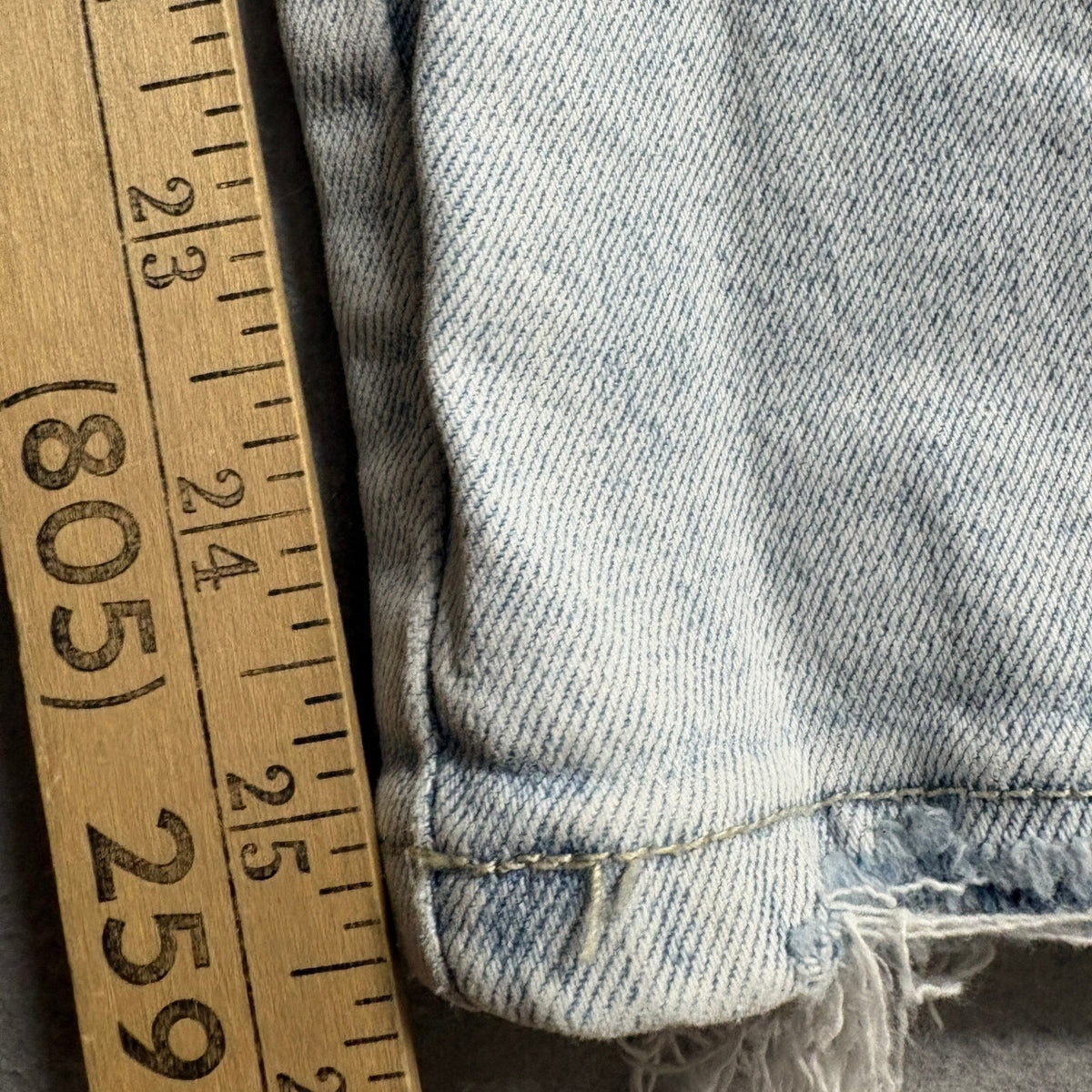 KAN CAN Cargo Jeans Womens Size 11/29 High Rise Raw Frayed Hem Light Wash Denim
