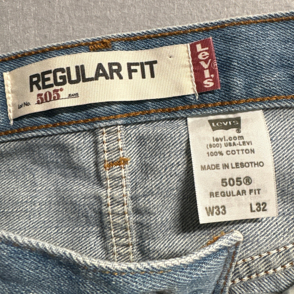Levis 505 Regular Fit Jeans Mens Size 33x32 Medium Wash Blue Denim 100 Cotton