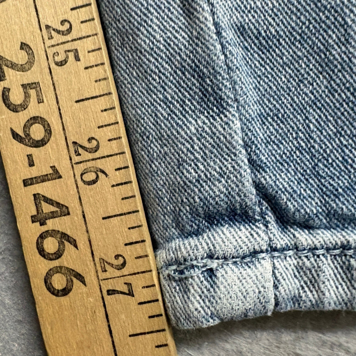GUESS Los Angeles Brittney Relaxed Skinny Jeans Mens Women Size 28 Light