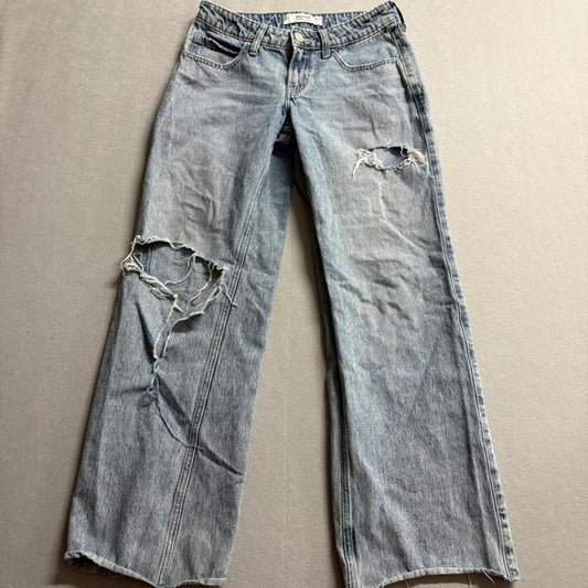 Hollister Low Rise Baggy Jeans Womens 2R W26 Distressed Ripped Light Wash Denim