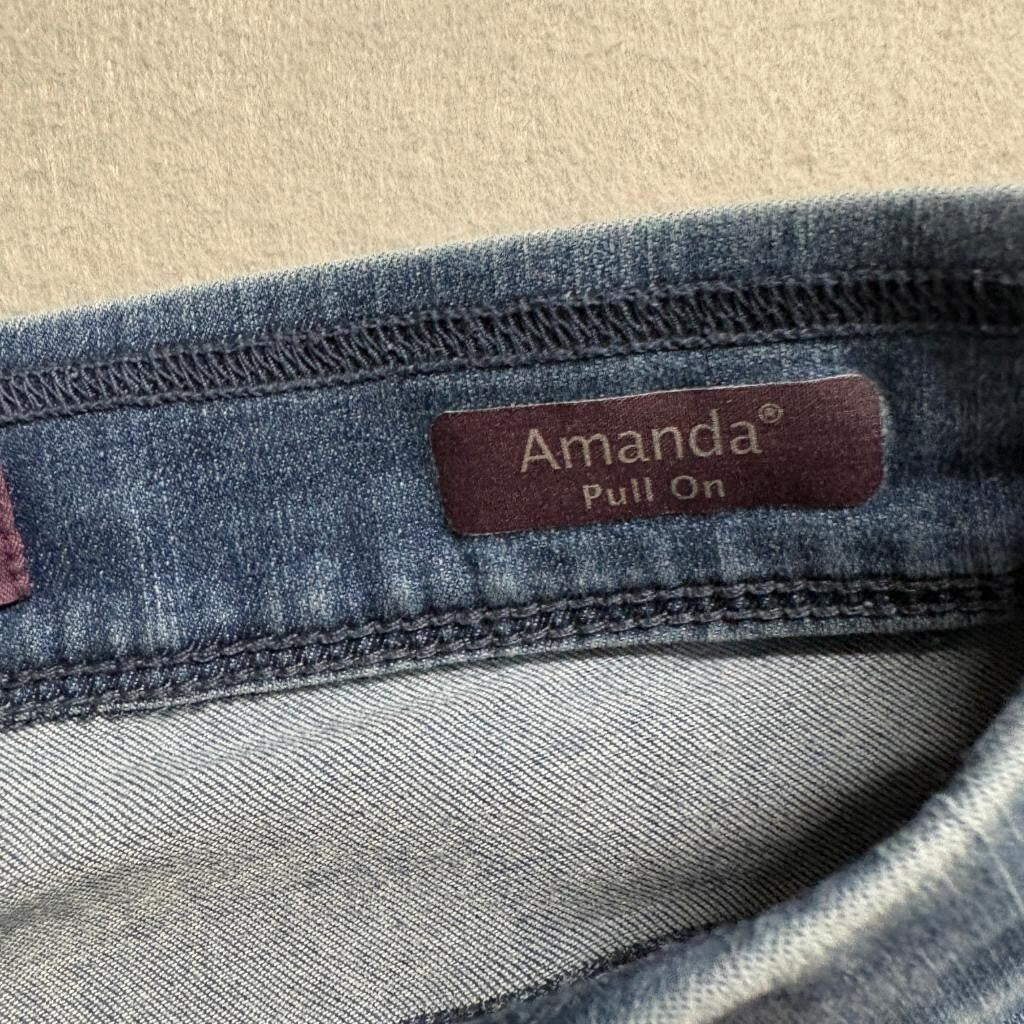 Gloria Vanderbilt Amanda Pull On Jeans Womens Size 8 Blue Denim Stretch Straight