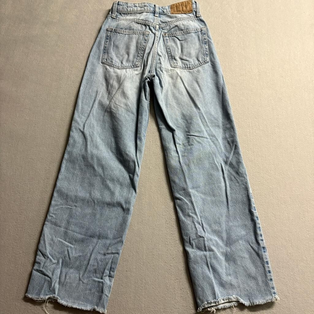H&M &Denim Wide Ultra High Waist Jeans Womens US 2 Light Blue Raw Hem Distressed