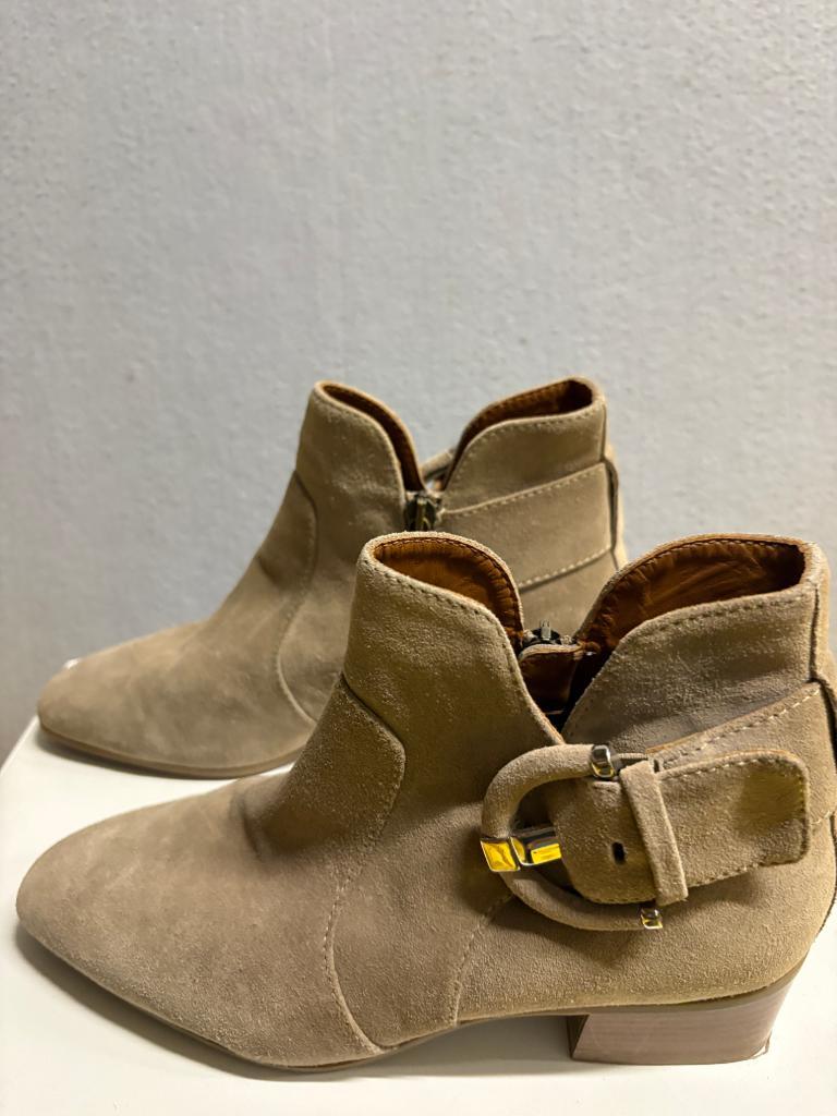Aquatalia Womens Suede Ankle Boots Taupe Beige Buckle Zip Made in Italy Size 6.5