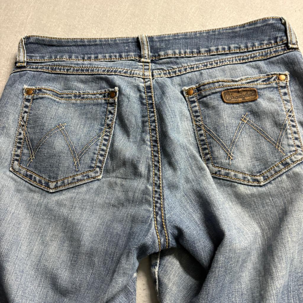Wrangler Embroidered Butterfly Floral Jeans Womens Size 9/10x34 Bootcut Blue
