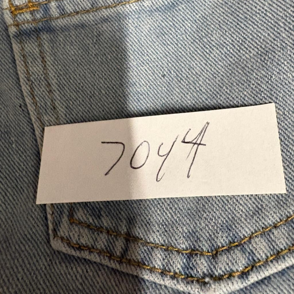 Soho Blue Girls Daisy Embroidered Wide Leg Cargo Jeans Light Wash Size 10
