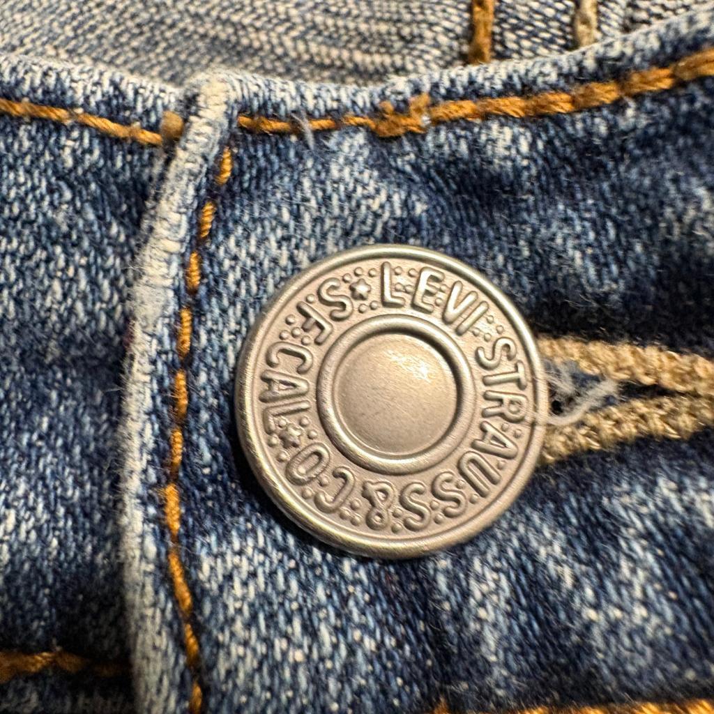 Levis 515 Womens Cuffed Capri Jeans Size 8 Medium Wash Denim Stretch Crop