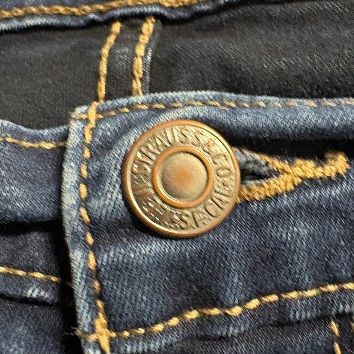 Levi's 710 Super Skinny Jeans Women Size 33 W33 L30 Dark Wash Blue Denim Stretch