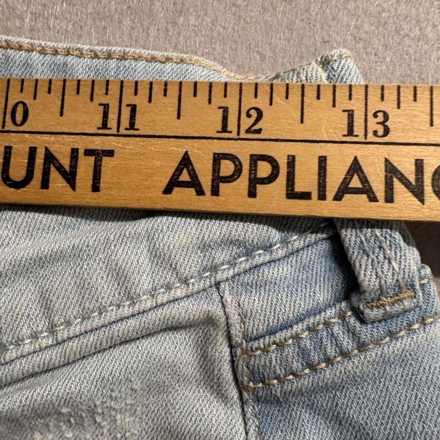 Arizona Jean Co Super Skinny Jeans Womens Size 1 Light Wash Distressed Denim