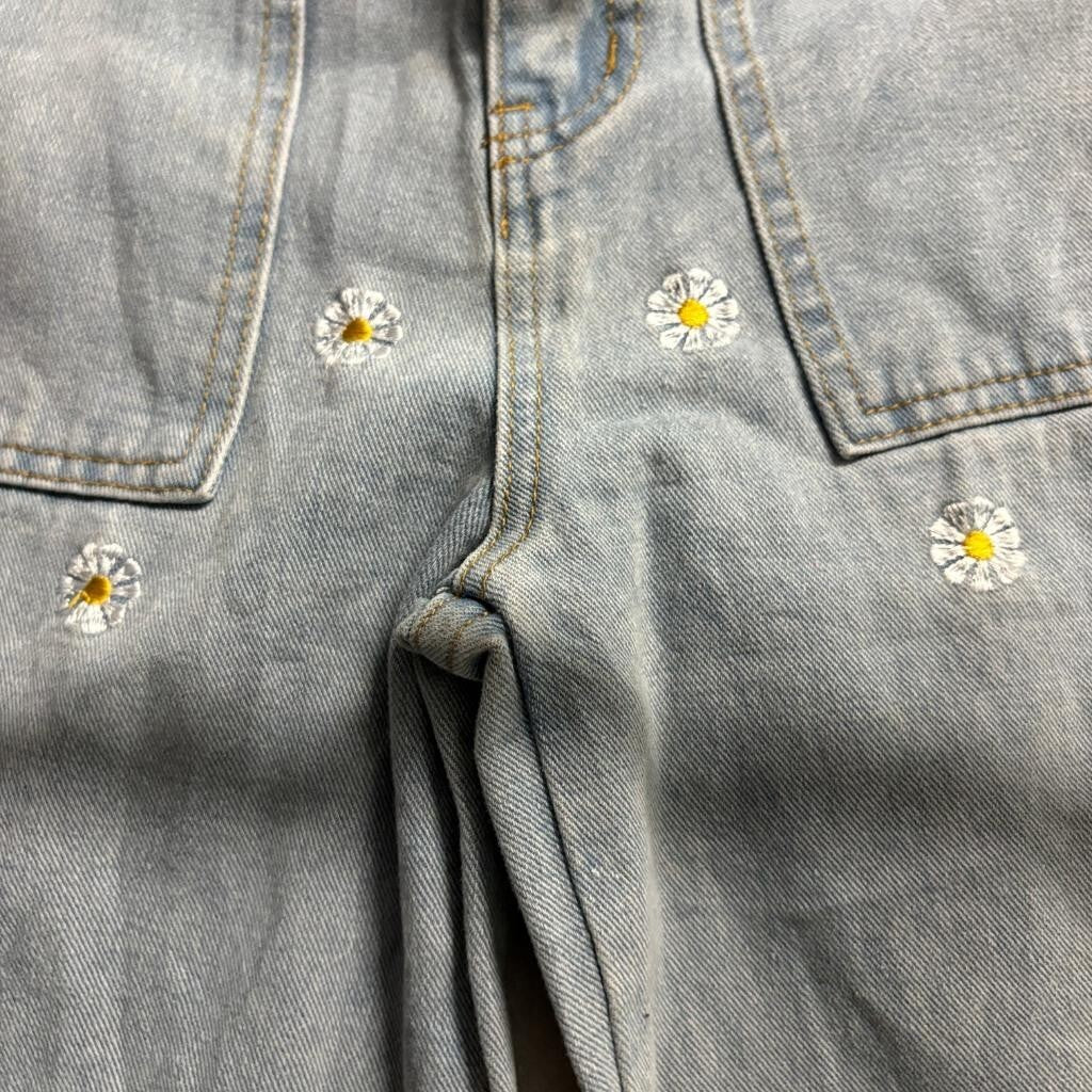 Soho Blue Girls Daisy Embroidered Wide Leg Cargo Jeans Light Wash Size 10