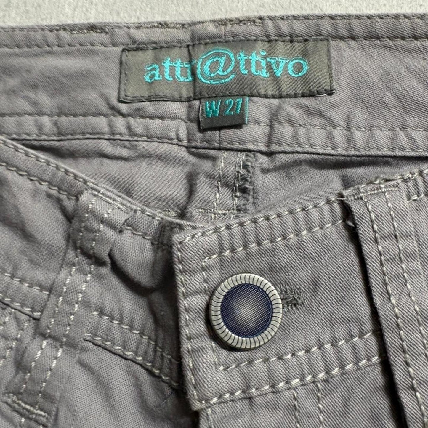 Attrattivo Gray Skinny Jeans Womens Size 27 Low Rise Stretch Embroidered Pockets
