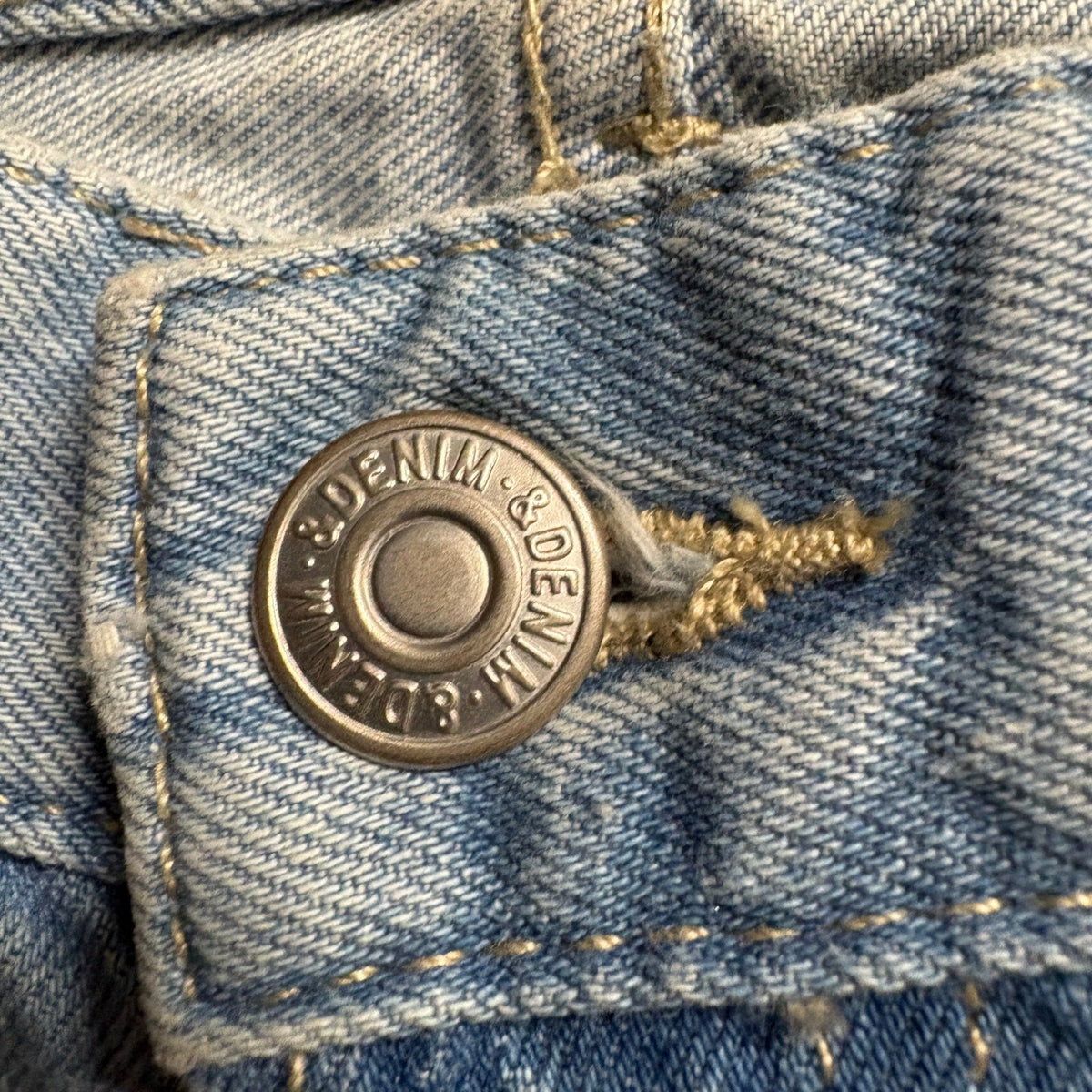 H&M &Denim Boyfriend Jeans Womens 4 Blue Distressed Embroidered Flowers Raw Hem
