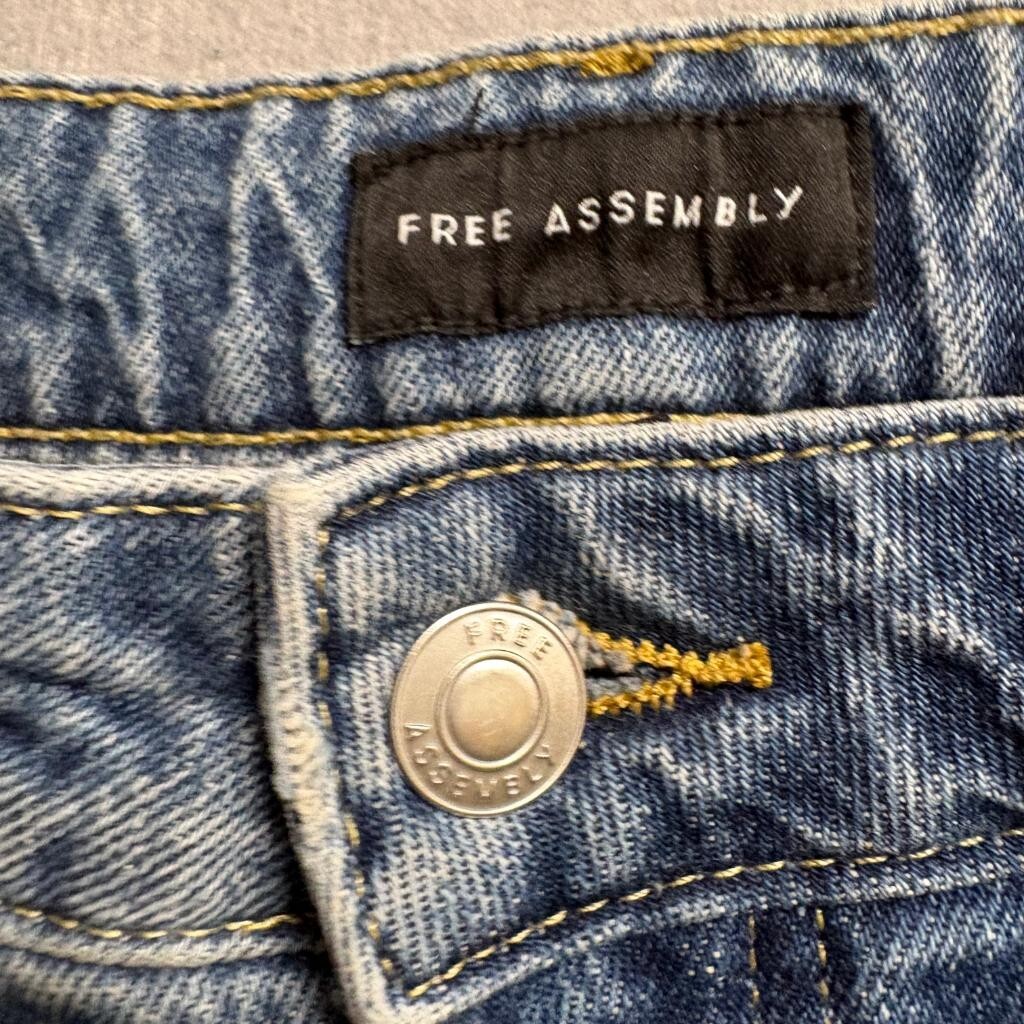 Free Assembly Distressed Straight Leg Jeans Womens Size 10 Blue Denim Raw Hem